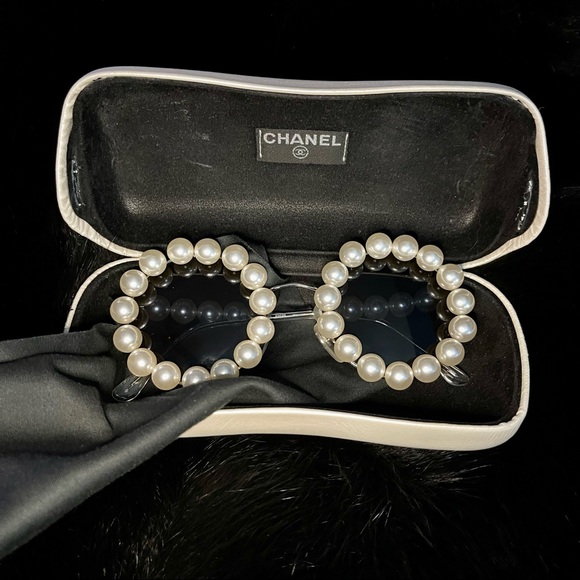 Chanel Vintage Runway Pearls Spring Summer 1994 Sunglasses Made In Italy - Picture 4 of 16